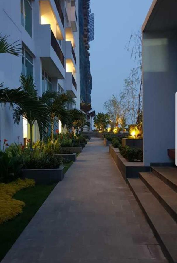 Treeparkcity Apartments By Winshome Tangerang Exterior photo